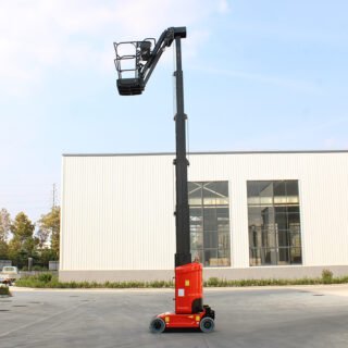SELF-PROPELLED VERTICAL MAST WITH JIB